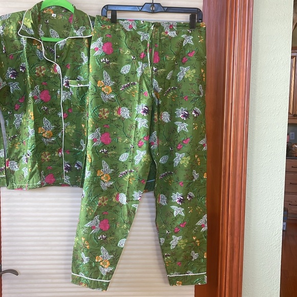 NWOT handmade green floral print button down long sleeve collared PJ pants set - Picture 9 of 15